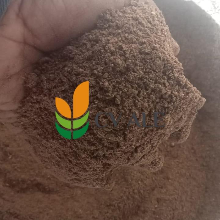 Bahan baku pakan ruminansia bungkil sawit (palm kernel meal) dengan tekstur halus.